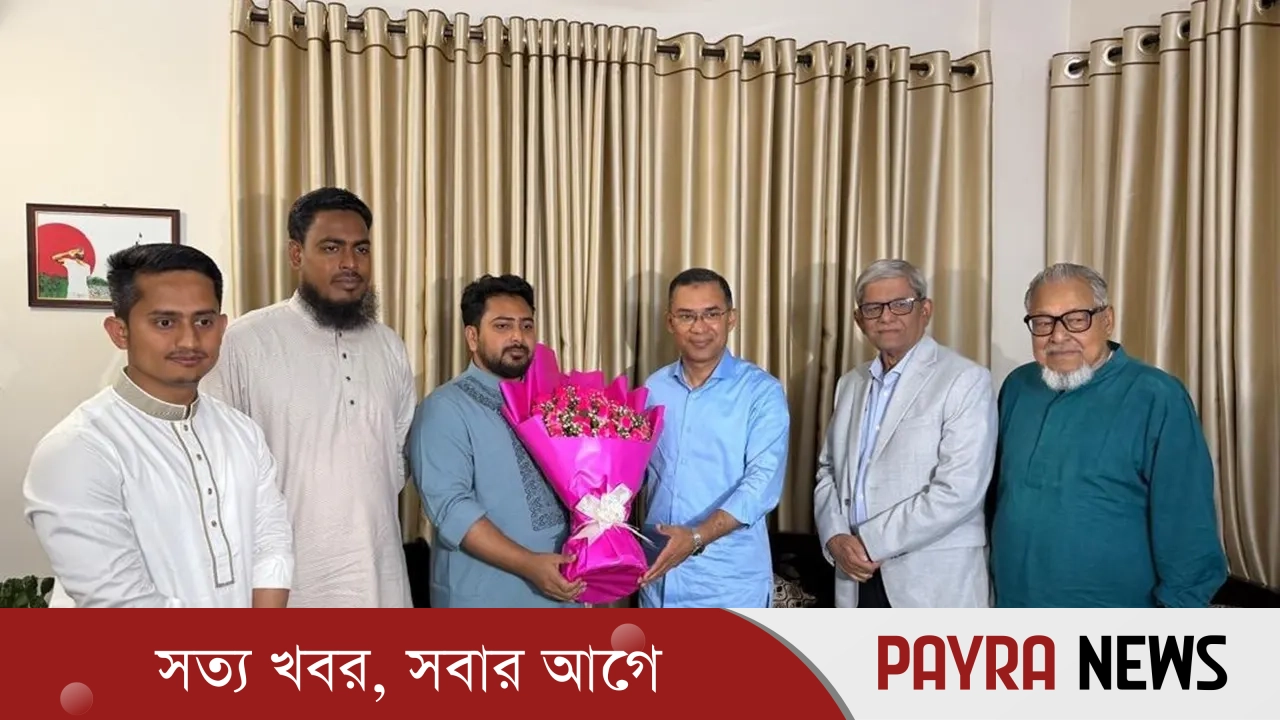 নাহিদ ইসলামের বাসায় তারেক রহমান