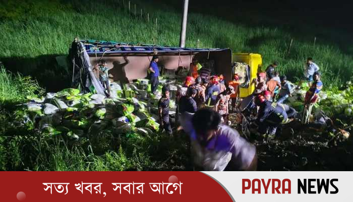 কুমিল্লায় চালবোঝাই ট্রাক উল্টে নিহত ৭